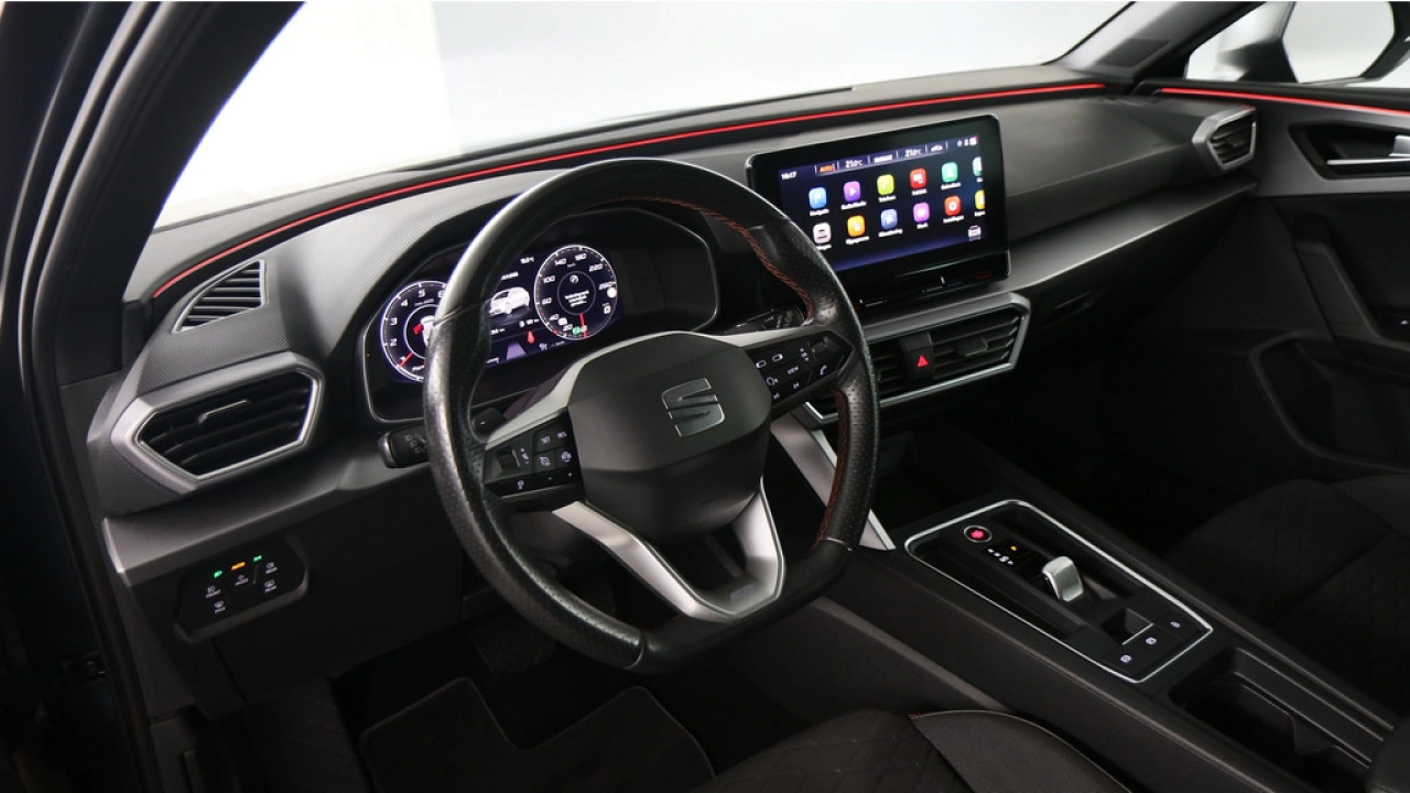 SEAT Leon Sportstourer 1.5 eTSI 150pk FR Business Intense DSG