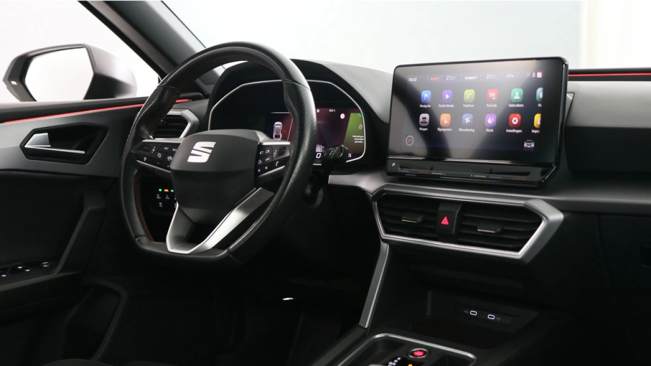 SEAT Leon Sportstourer 1.5 eTSI 150pk FR Business Intense DSG