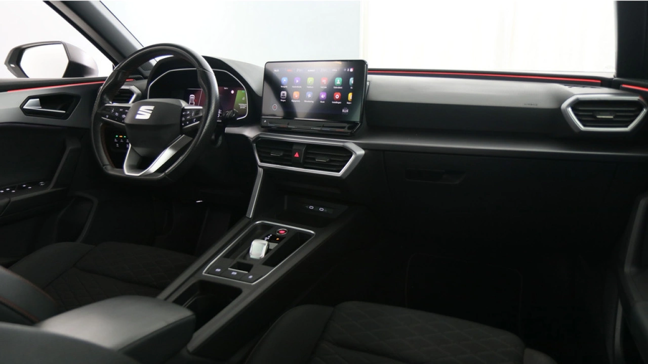 SEAT Leon Sportstourer 1.5 eTSI 150pk FR Business Intense DSG