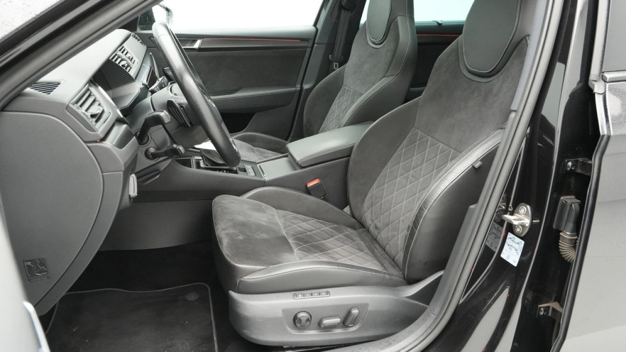 Škoda Superb Combi 1.4 TSI iV 204pk Sportline Business