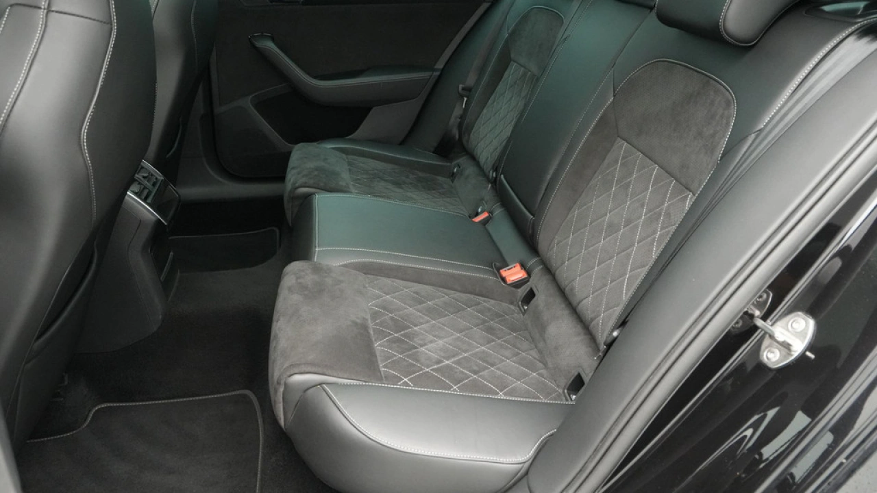 Škoda Superb Combi 1.4 TSI iV 204pk Sportline Business