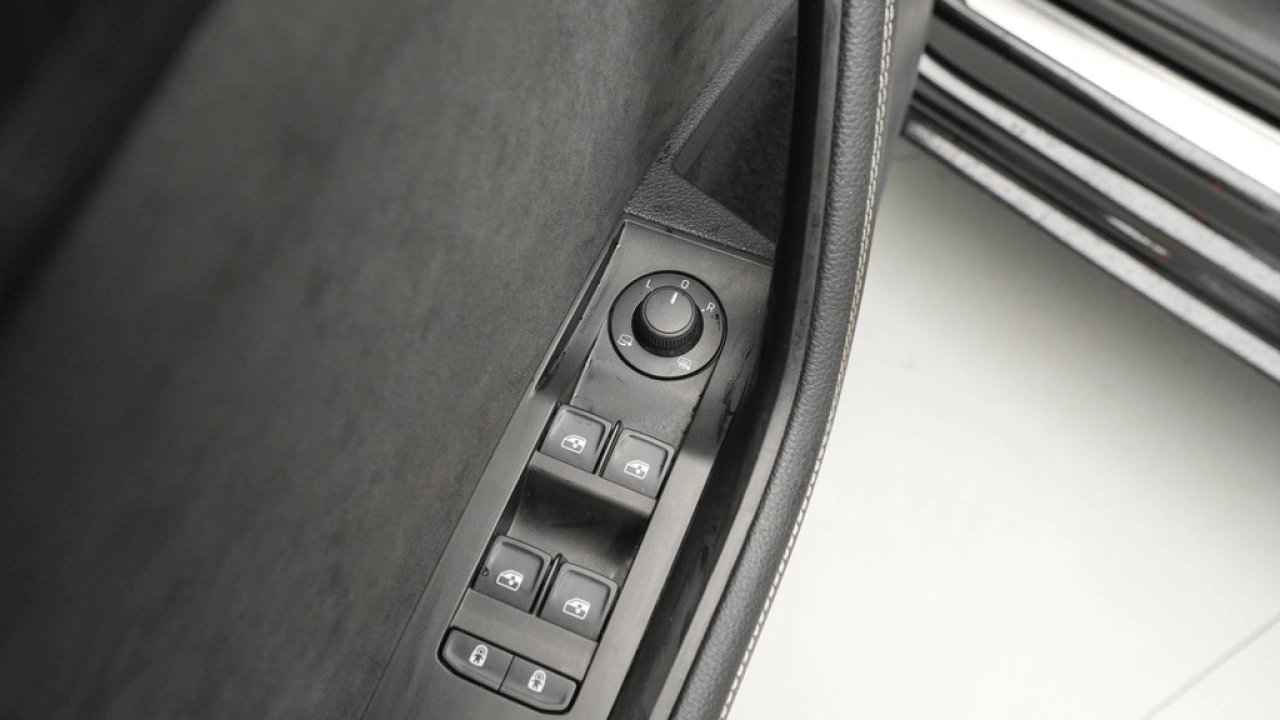Škoda Superb Combi 1.4 TSI iV 204pk Sportline Business