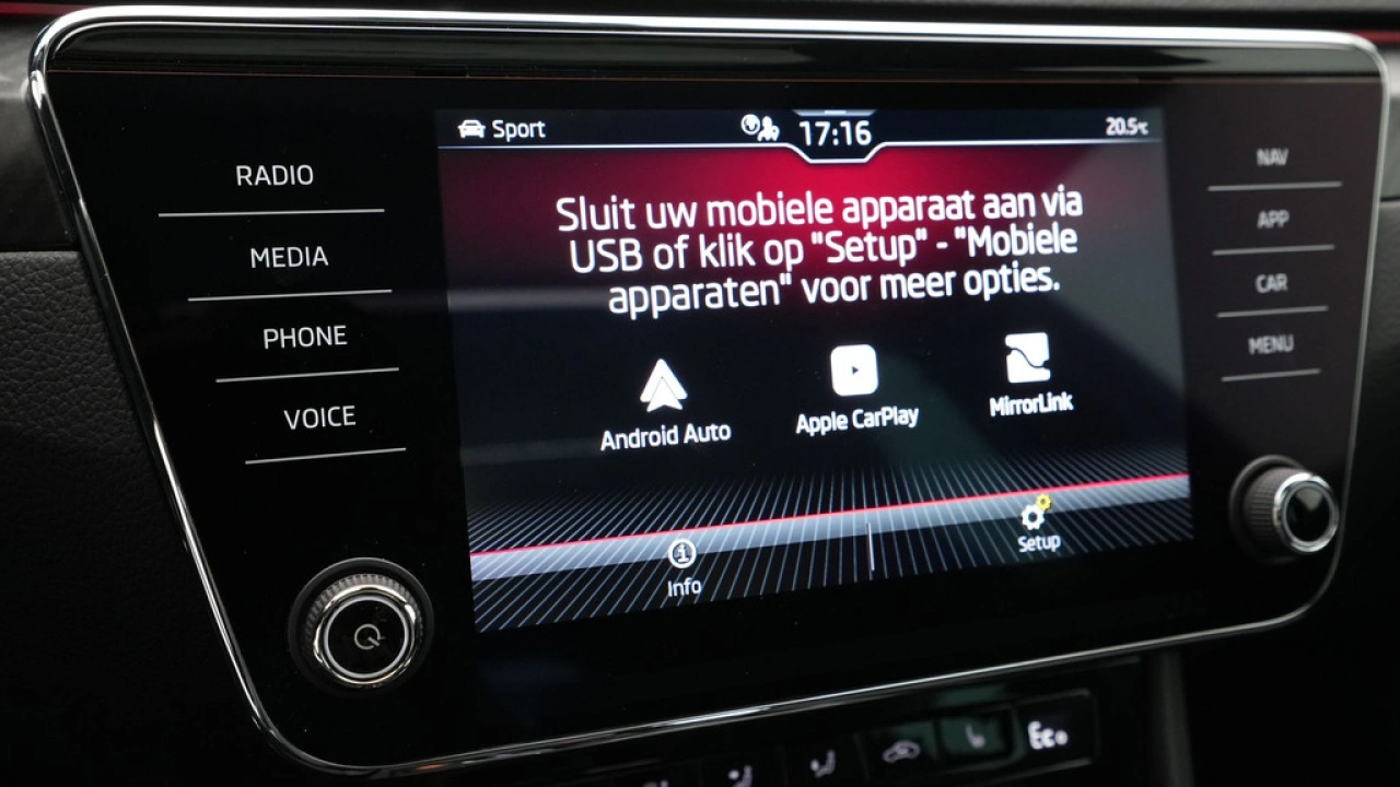 Škoda Superb Combi 1.4 TSI iV 204pk Sportline Business