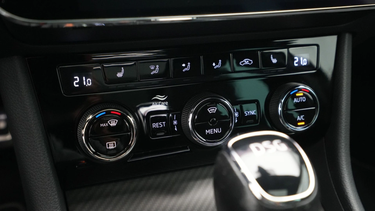 Škoda Superb Combi 1.4 TSI iV 204pk Sportline Business