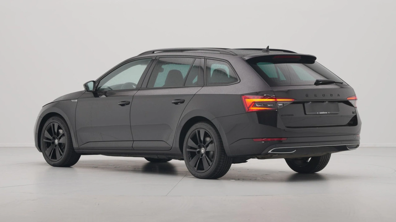 Škoda Superb Combi 1.4 TSI iV 204pk Sportline Business