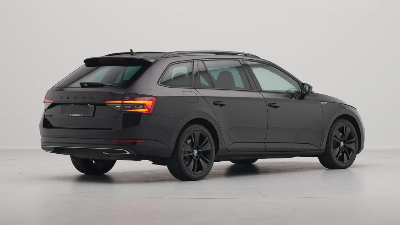 Škoda Superb Combi 1.4 TSI iV 204pk Sportline Business