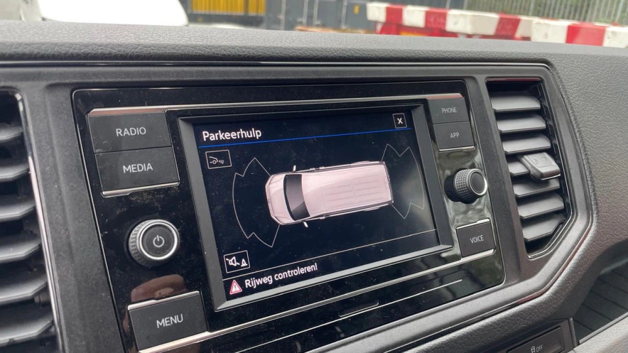 VW Bedrijfswagens Crafter L3H3 2.0 TDI 140pk 3.0T Highline