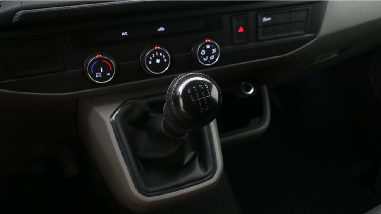 VW Bedrijfswagens Transporter L2H1 2.0 TDI 110pk Economy Business