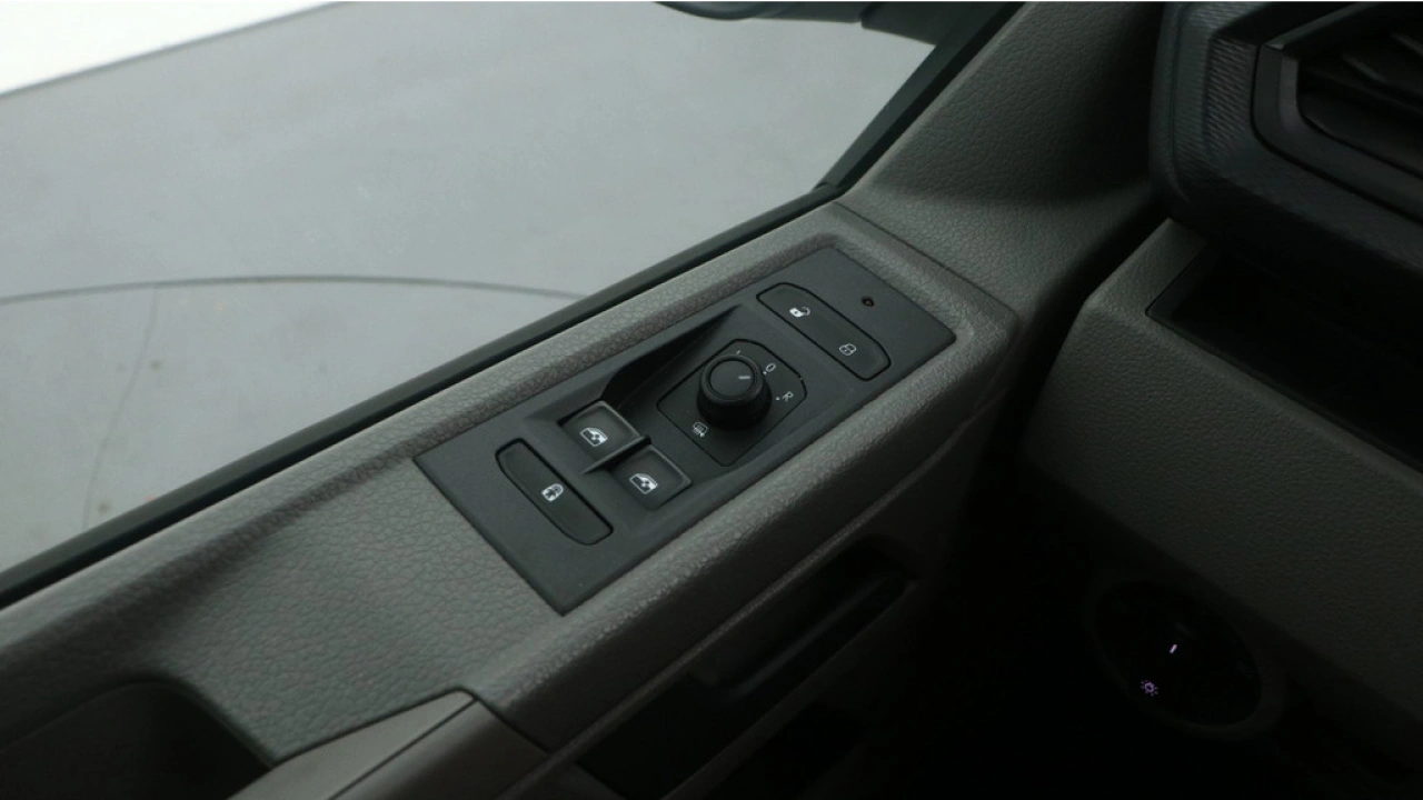 VW Bedrijfswagens Transporter L2H1 2.0 TDI 110pk Economy Business