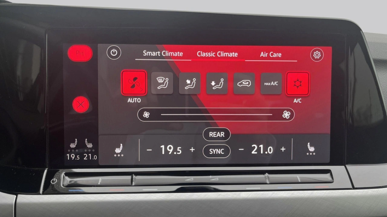 Volkswagen GOLF Variant 1.0 TSI Life Business | Ergo Stoelen | Camera | Navi | App Connect