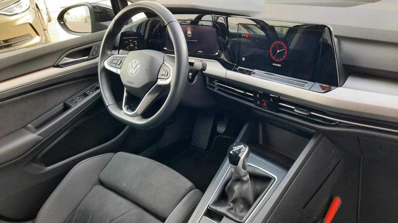 Volkswagen GOLF Variant 1.0 TSI Life Business | Ergo Stoelen | Camera | Navi | App Connect