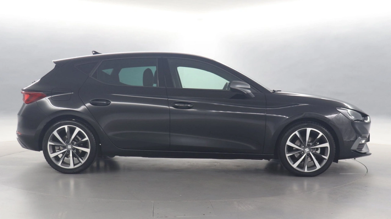 SEAT Leon 1.0 eTSI 110pk FR Business DSG