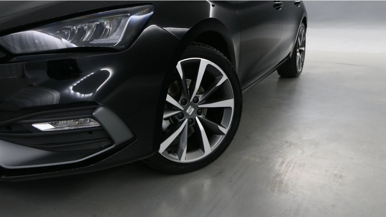 SEAT Leon 1.0 eTSI 110pk FR Business DSG