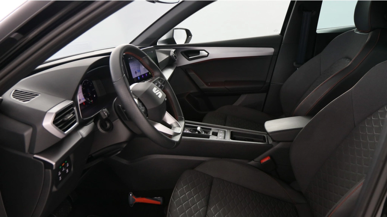 SEAT Leon 1.0 eTSI 110pk FR Business DSG