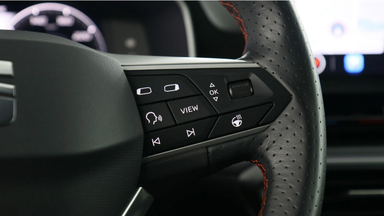 SEAT Leon 1.0 eTSI 110pk FR Business DSG