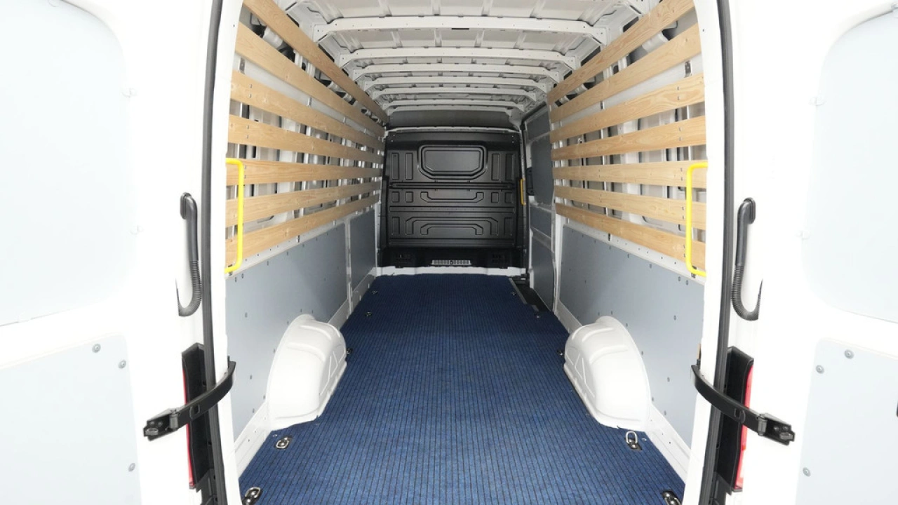 VW Bedrijfswagens Crafter 35 2.0 TDI L4H3 Highline EURO VI