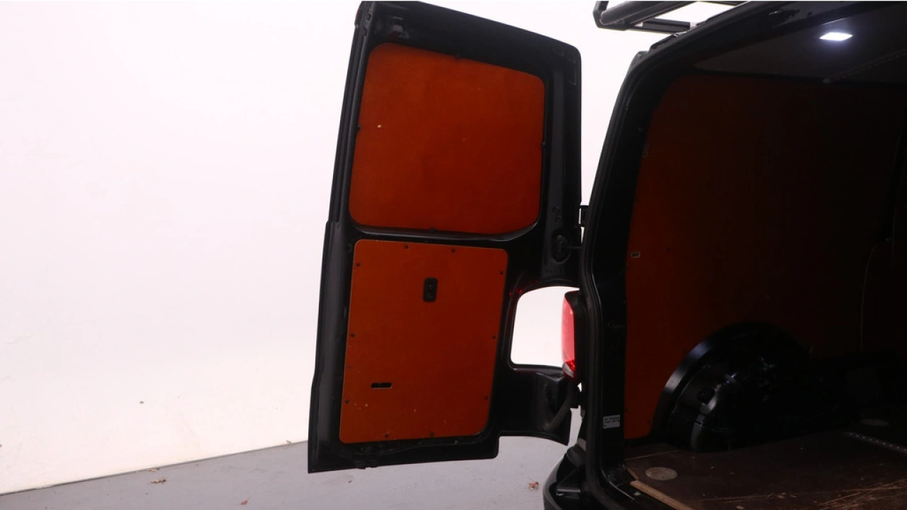 VW Bedrijfswagens Transporter L2H1 2.0 TDI 150pk DSG 75-Edition