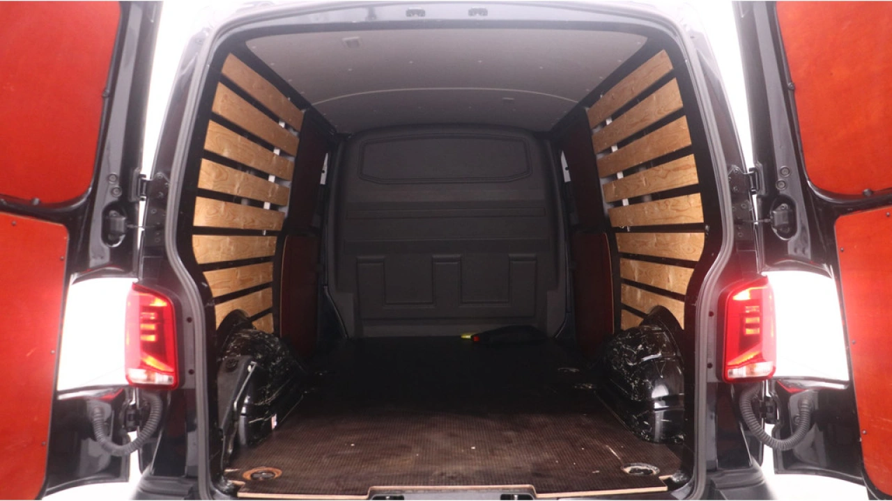 VW Bedrijfswagens Transporter L2H1 2.0 TDI 150pk DSG Comfortline