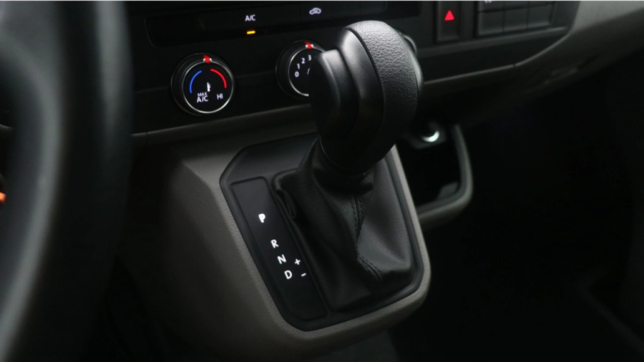 VW Bedrijfswagens Transporter L2H1 2.0 TDI 150pk DSG Comfortline