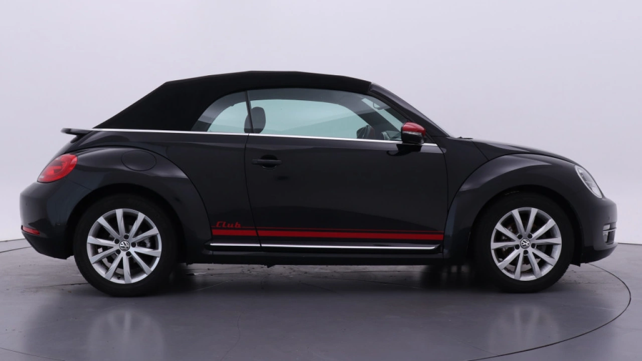 Volkswagen Beetle Cabriolet 1.2 TSI 105pk DSG Club / Navigatie / Leder