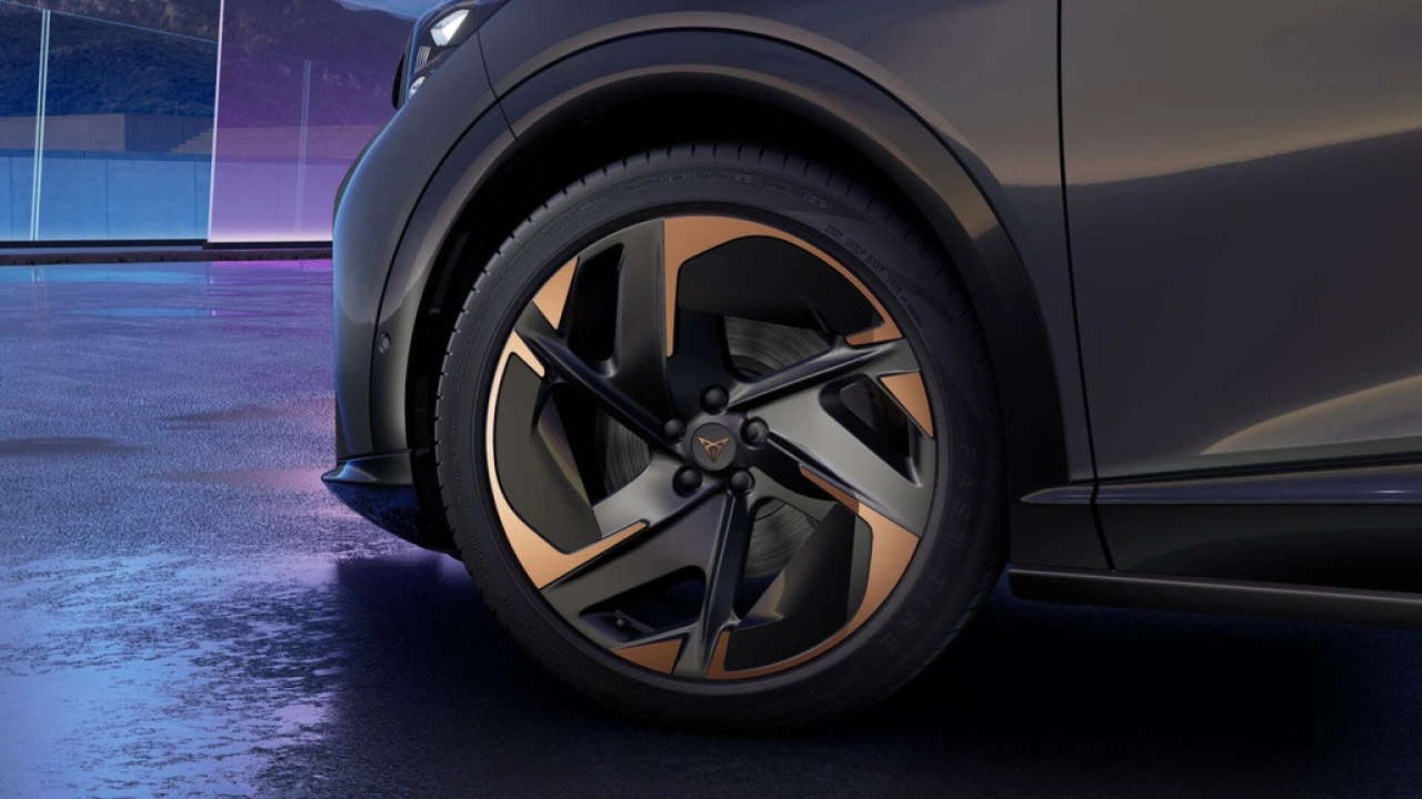 CUPRA Tavascan 77kWh Elektromotor 286 1AT Adrenaline