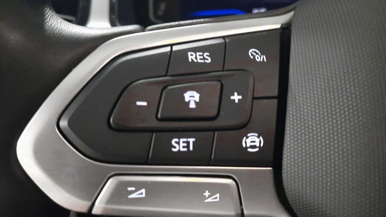 Volkswagen T-Roc 1.0 TSI Life Business | Privacy Glass | Camera | 17