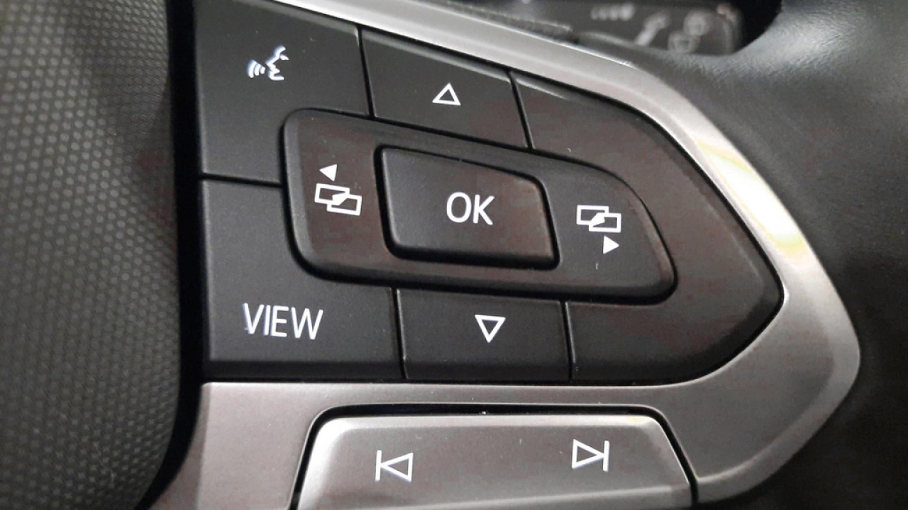 Volkswagen T-Roc 1.0 TSI Life Business | Privacy Glass | Camera | 17