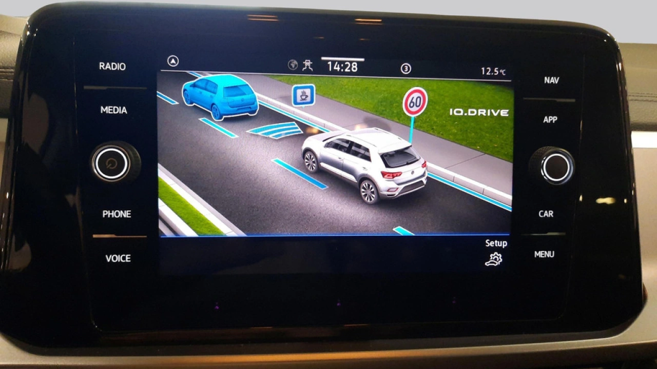 Volkswagen T-Roc 1.0 TSI Life Business | Privacy Glass | Camera | 17