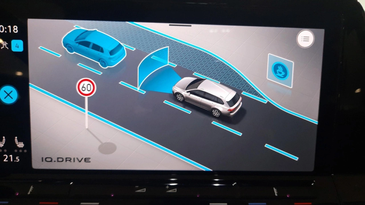 Volkswagen Golf Variant 1.0 TSI Life Business | Ergo stoelen | App Connect | Navigatie