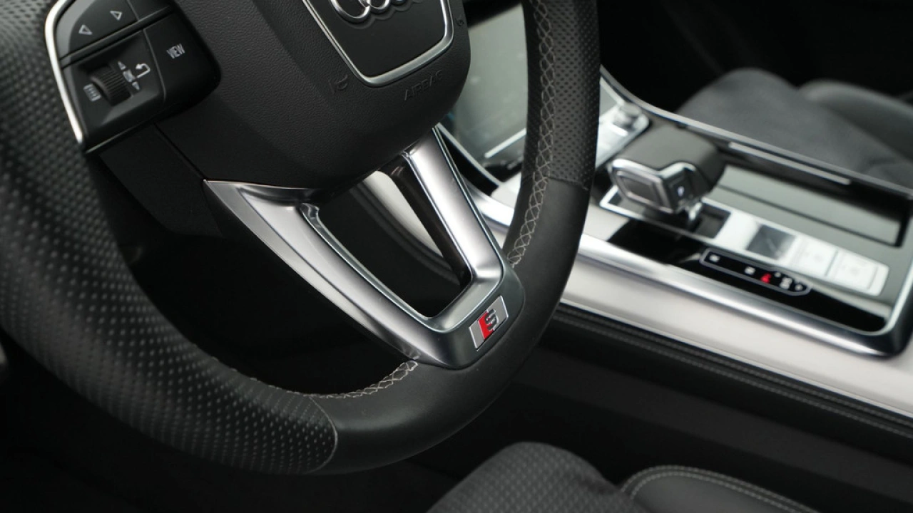 Audi Q8 55 TFSI e quattro 395pk Pro Line S-Line