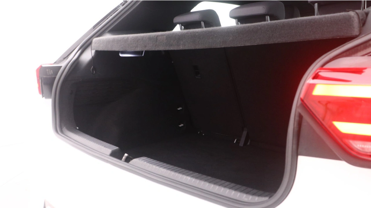 Volkswagen ID.3 First 58 kWh 204pk SOH 89% Navigatie