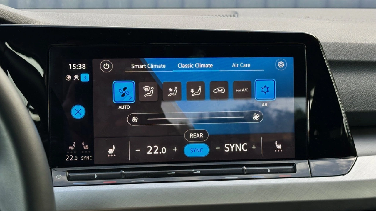 Volkswagen Golf 1.0 eTSI 110pk DSG Life Navigatie Camera