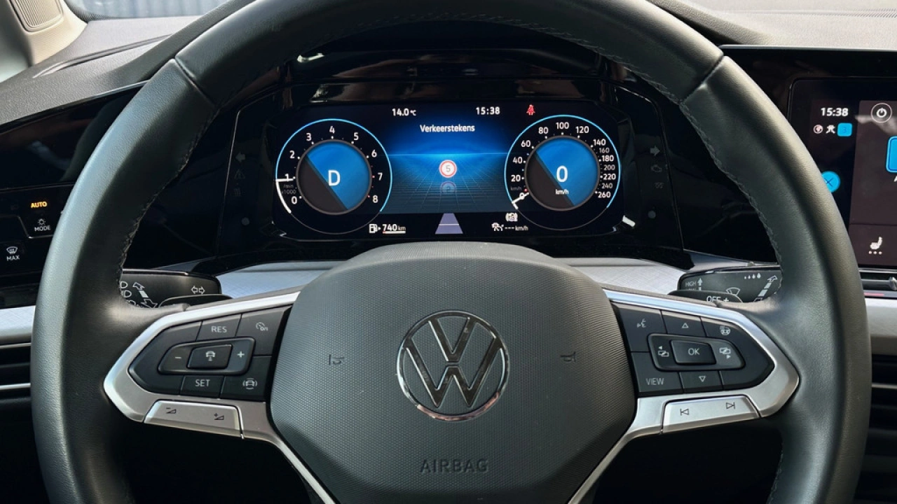 Volkswagen Golf 1.0 eTSI 110pk DSG Life Navigatie Camera