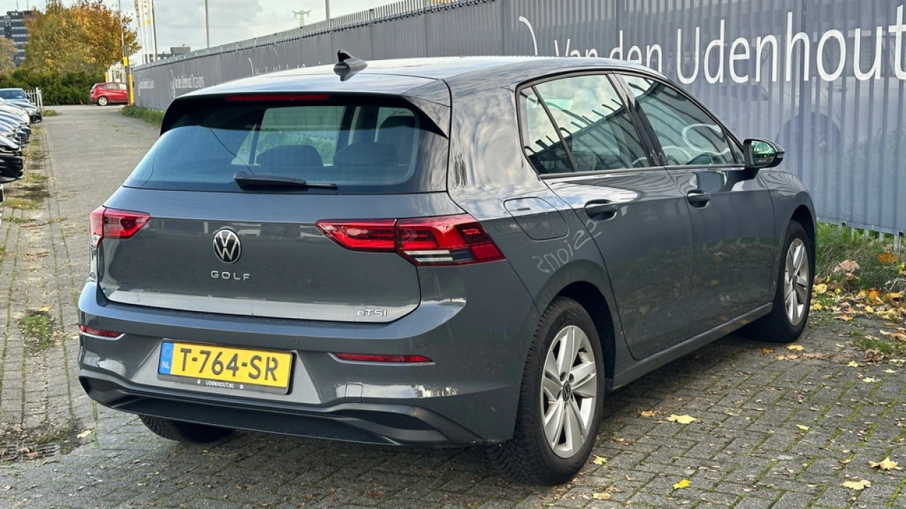 Volkswagen Golf 1.0 eTSI 110pk DSG Life Navigatie Camera