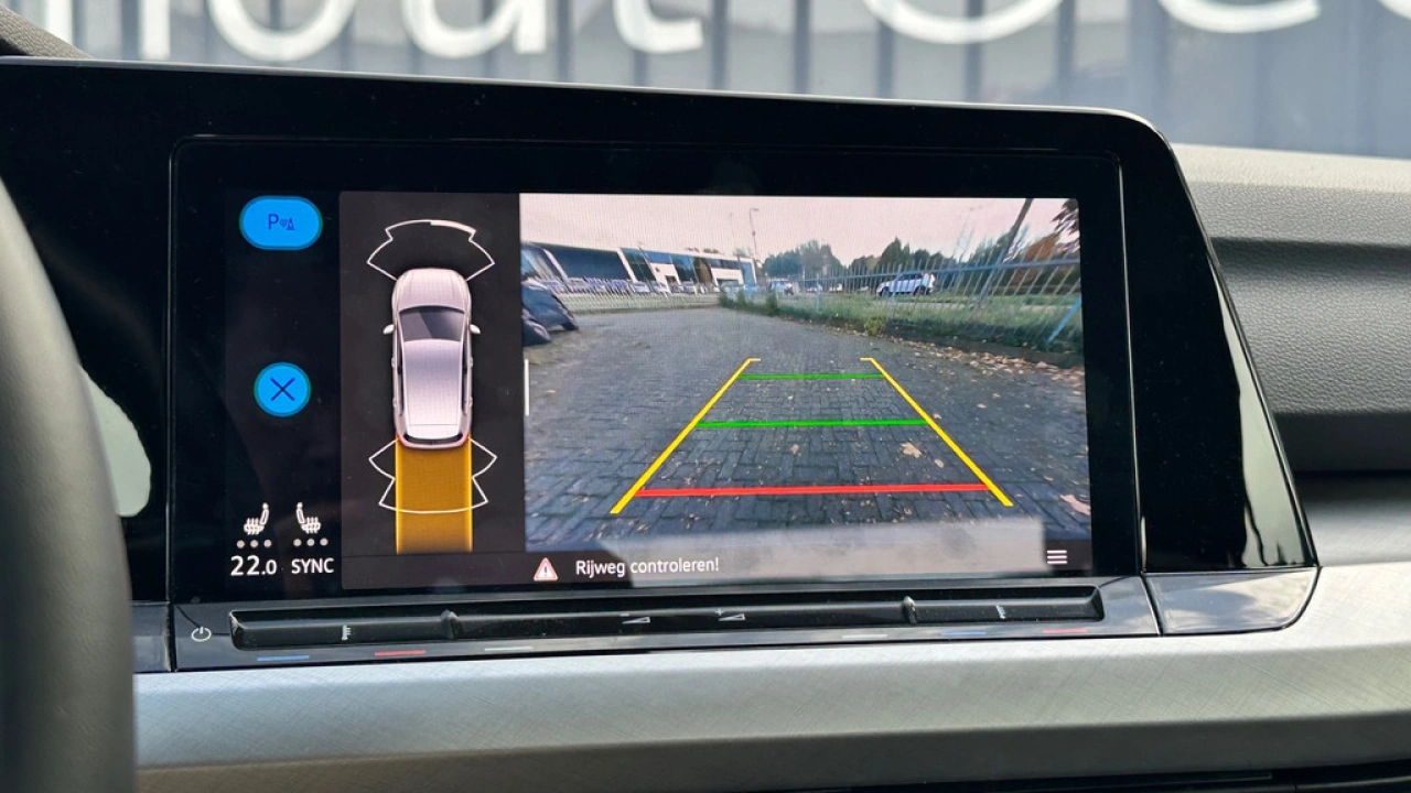 Volkswagen Golf 1.0 eTSI 110pk DSG Life Navigatie Camera