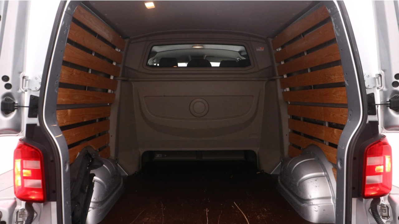 VW Bedrijfswagens Transporter L2H1 Dubbel Cabine 2.0 TDI 102pk Trendline