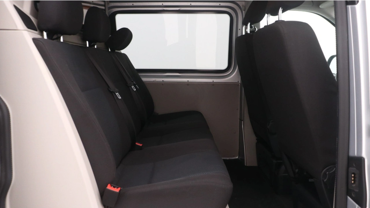 VW Bedrijfswagens Transporter L2H1 Dubbel Cabine 2.0 TDI 102pk Trendline