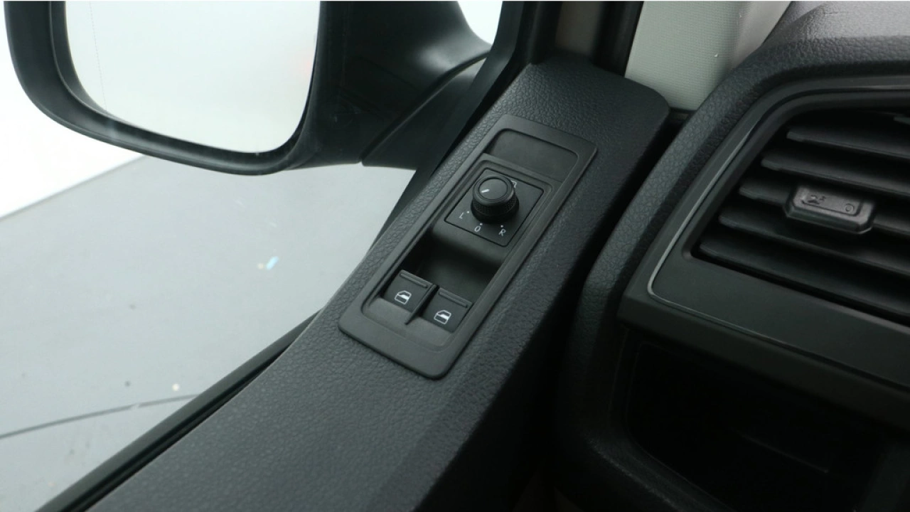 VW Bedrijfswagens Transporter L2H1 Dubbel Cabine 2.0 TDI 102pk Trendline