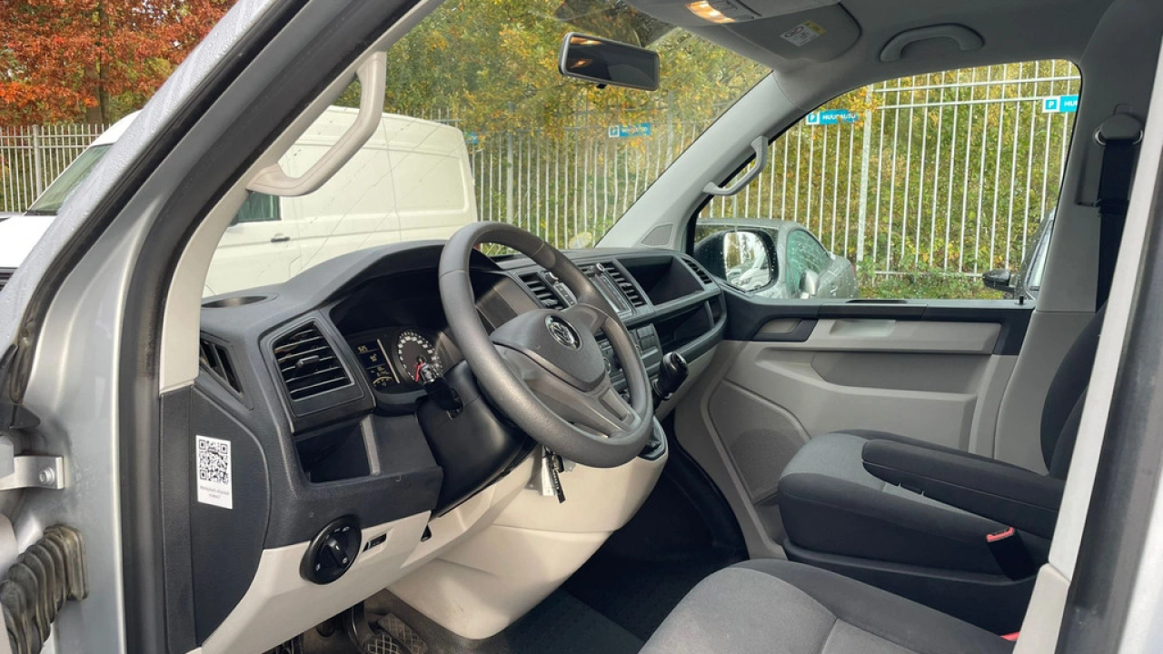 VW Bedrijfswagens Transporter L2H1 Dubbel Cabine 2.0 TDI 102pk Trendline