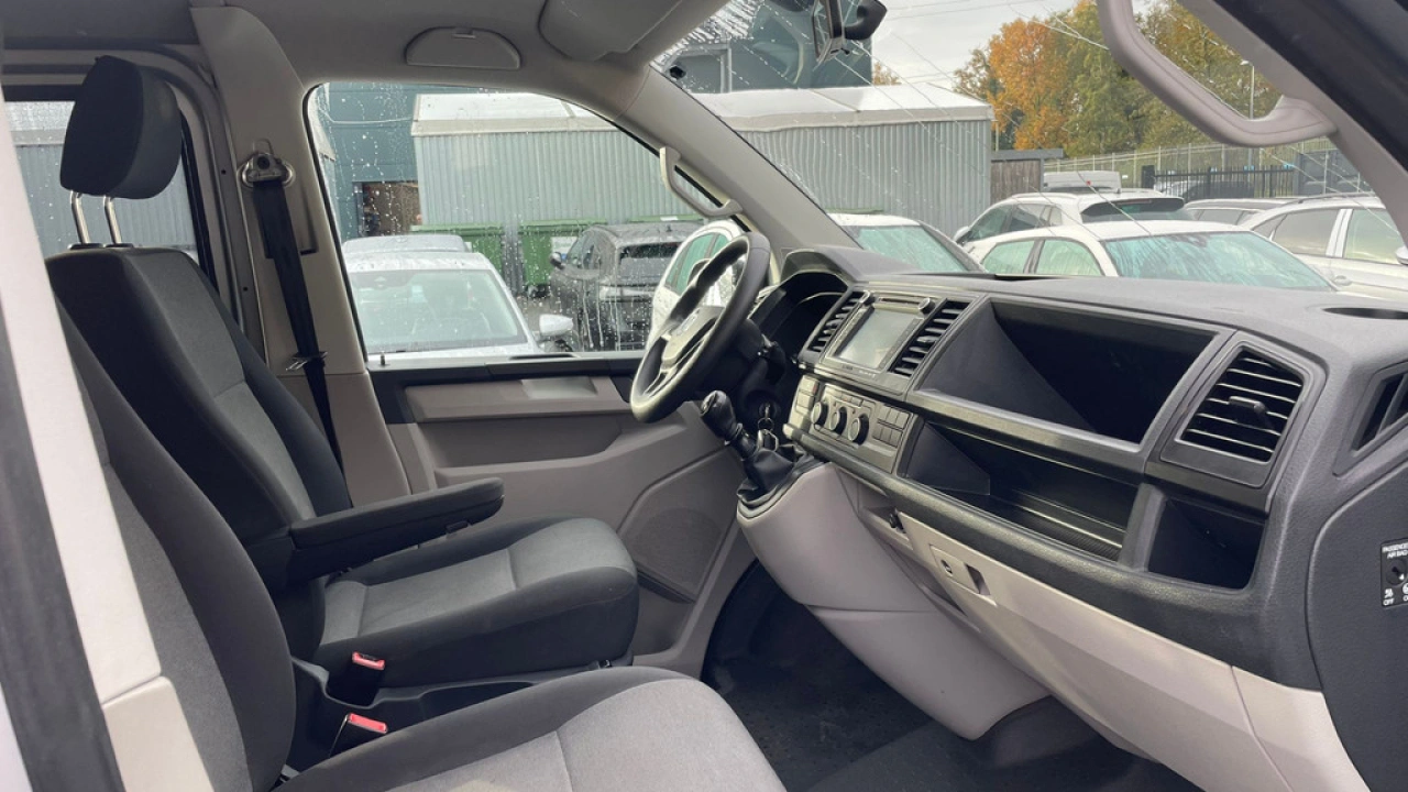 VW Bedrijfswagens Transporter L2H1 Dubbel Cabine 2.0 TDI 102pk Trendline