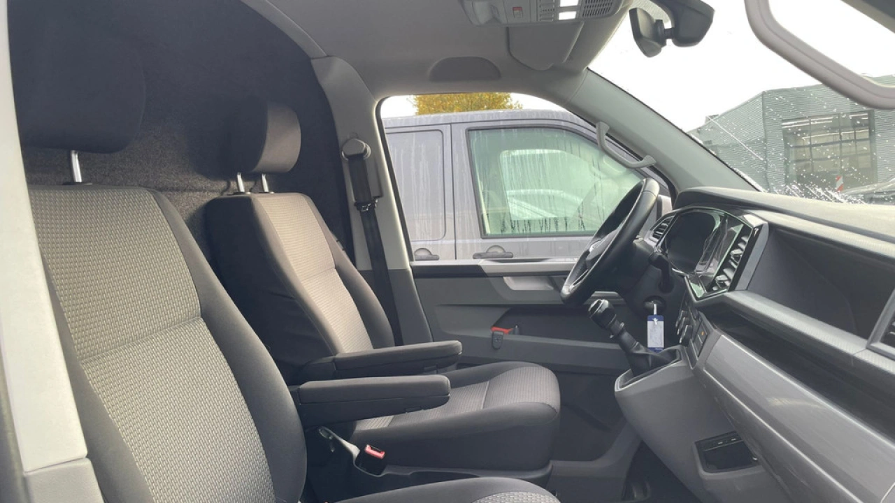 VW Bedrijfswagens Transporter L2H1 2.0 TDI 110pk Bulli