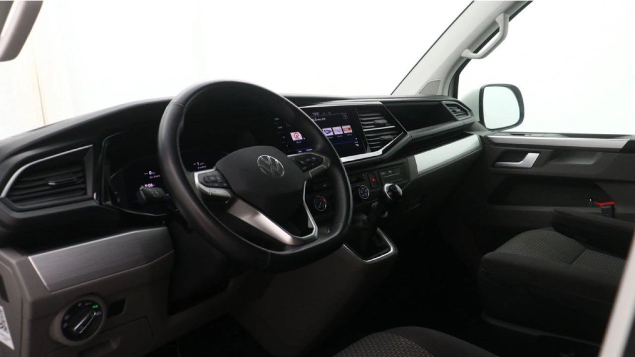 VW Bedrijfswagens Transporter L2H1 2.0 TDI 110pk Bulli