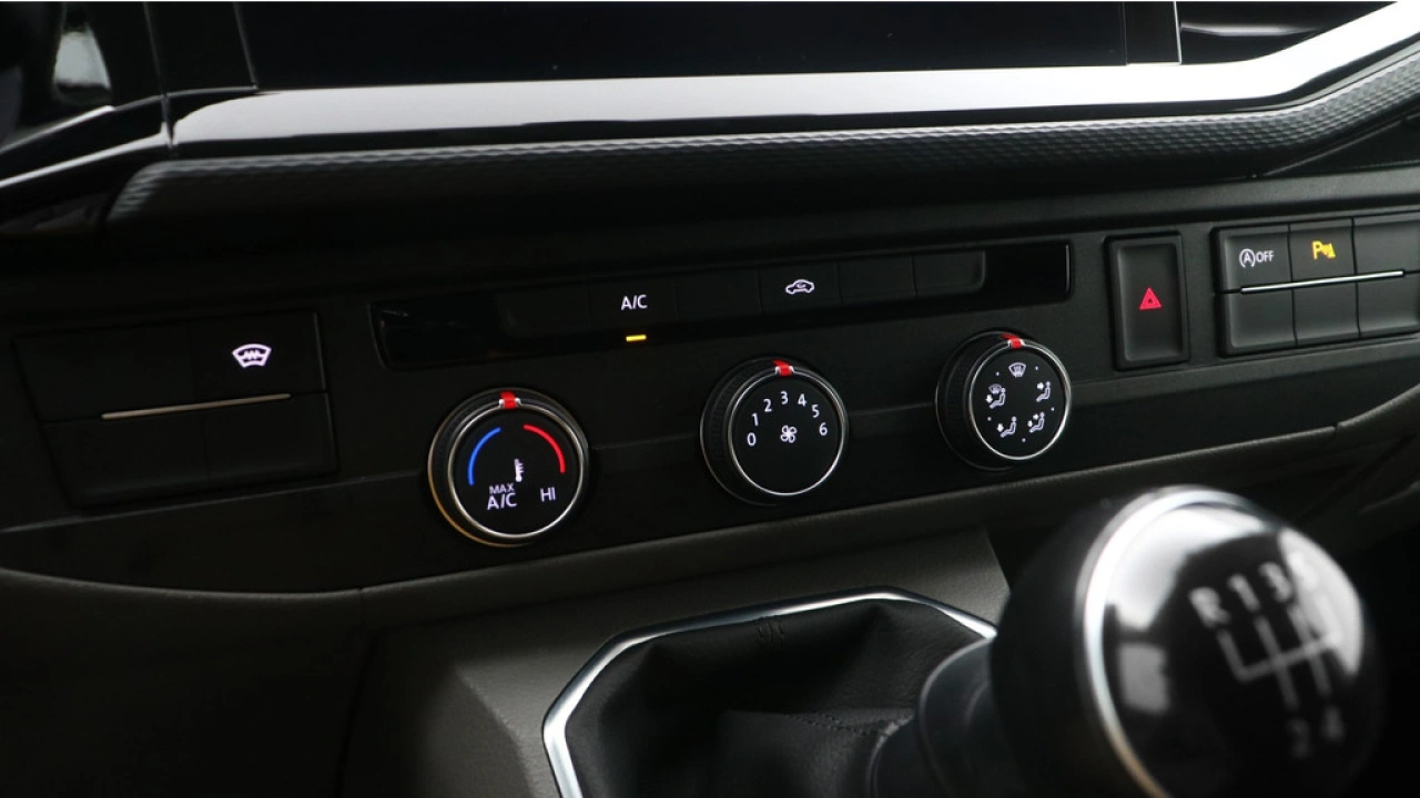 VW Bedrijfswagens Transporter L2H1 2.0 TDI 110pk Bulli