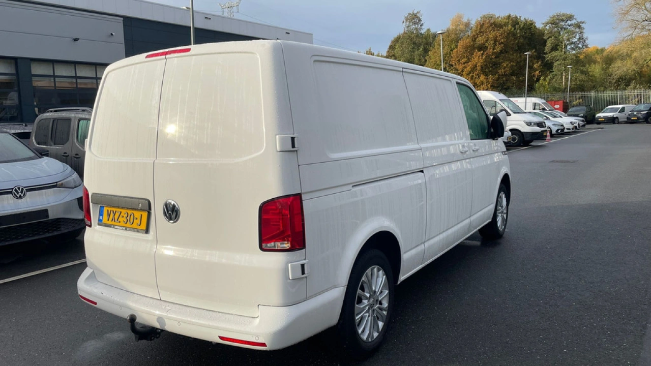 VW Bedrijfswagens Transporter L2H1 2.0 TDI 110pk Bulli