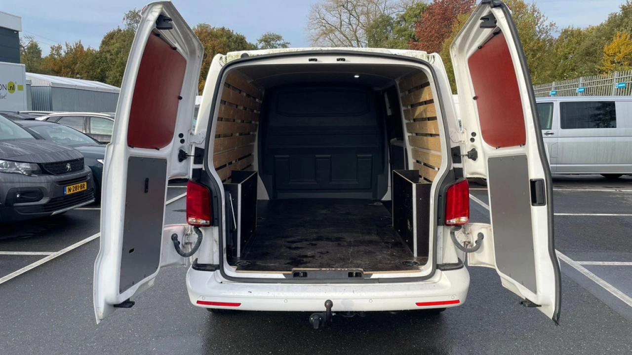 VW Bedrijfswagens Transporter L2H1 2.0 TDI 110pk Bulli