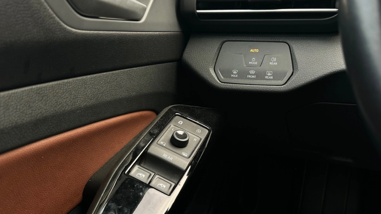 Volkswagen ID.4 First 77 kWh 204pk Navigatie Camera