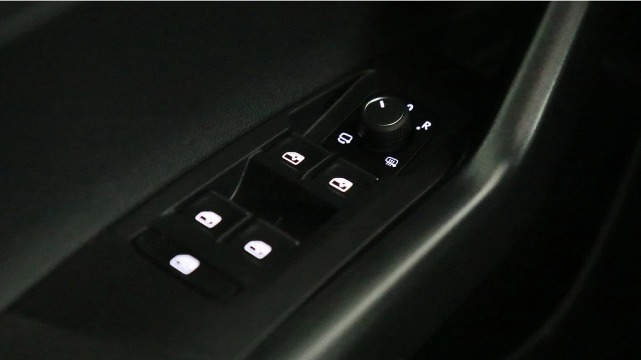 Volkswagen Polo GTI 2.0 207pk Automaat | Pano | Stoelverwarming | Keyless | Cruise | Camera