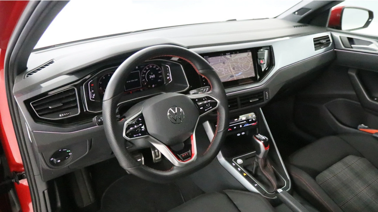 Volkswagen Polo GTI 2.0 207pk Automaat | Pano | Stoelverwarming | Keyless | Cruise | Camera