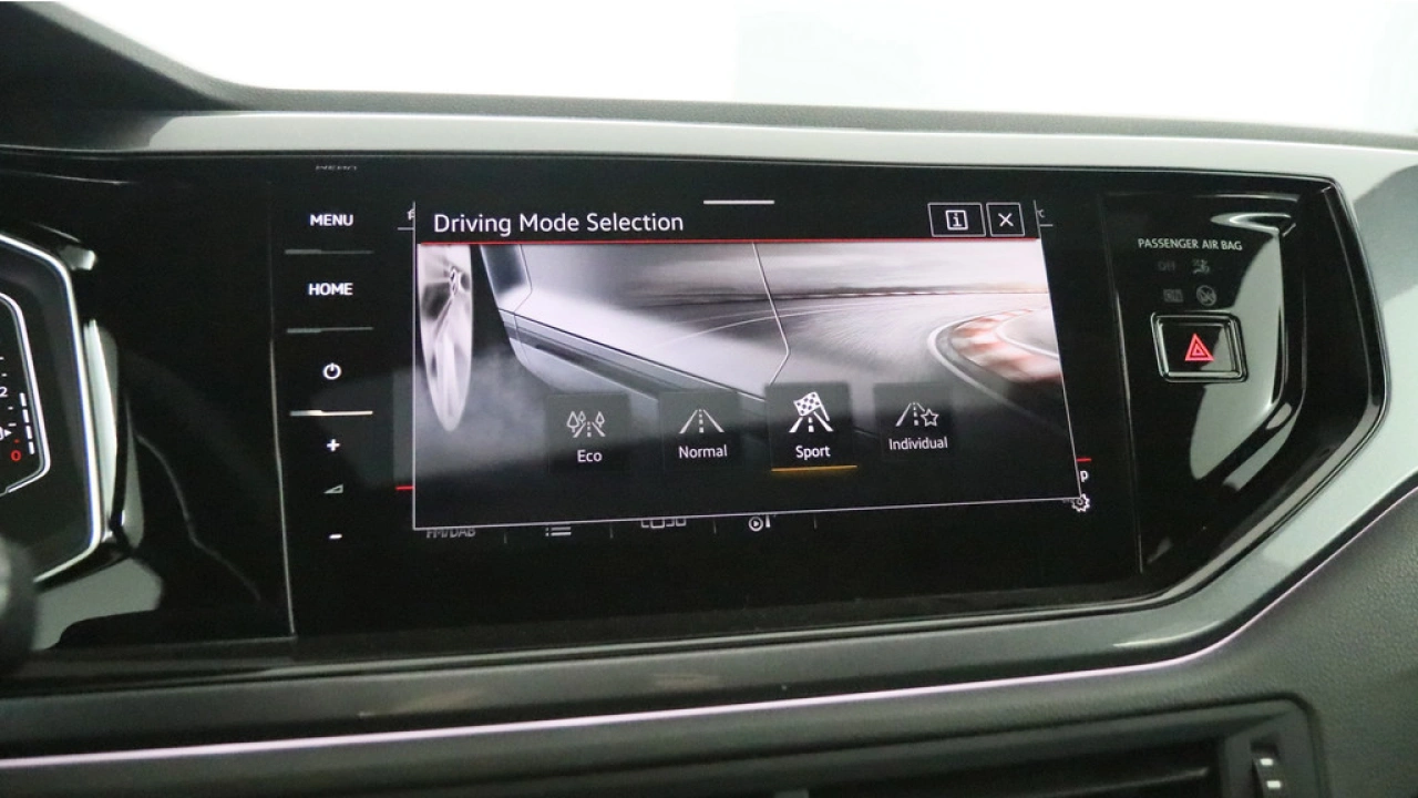 Volkswagen Polo GTI 2.0 207pk Automaat | Pano | Stoelverwarming | Keyless | Cruise | Camera