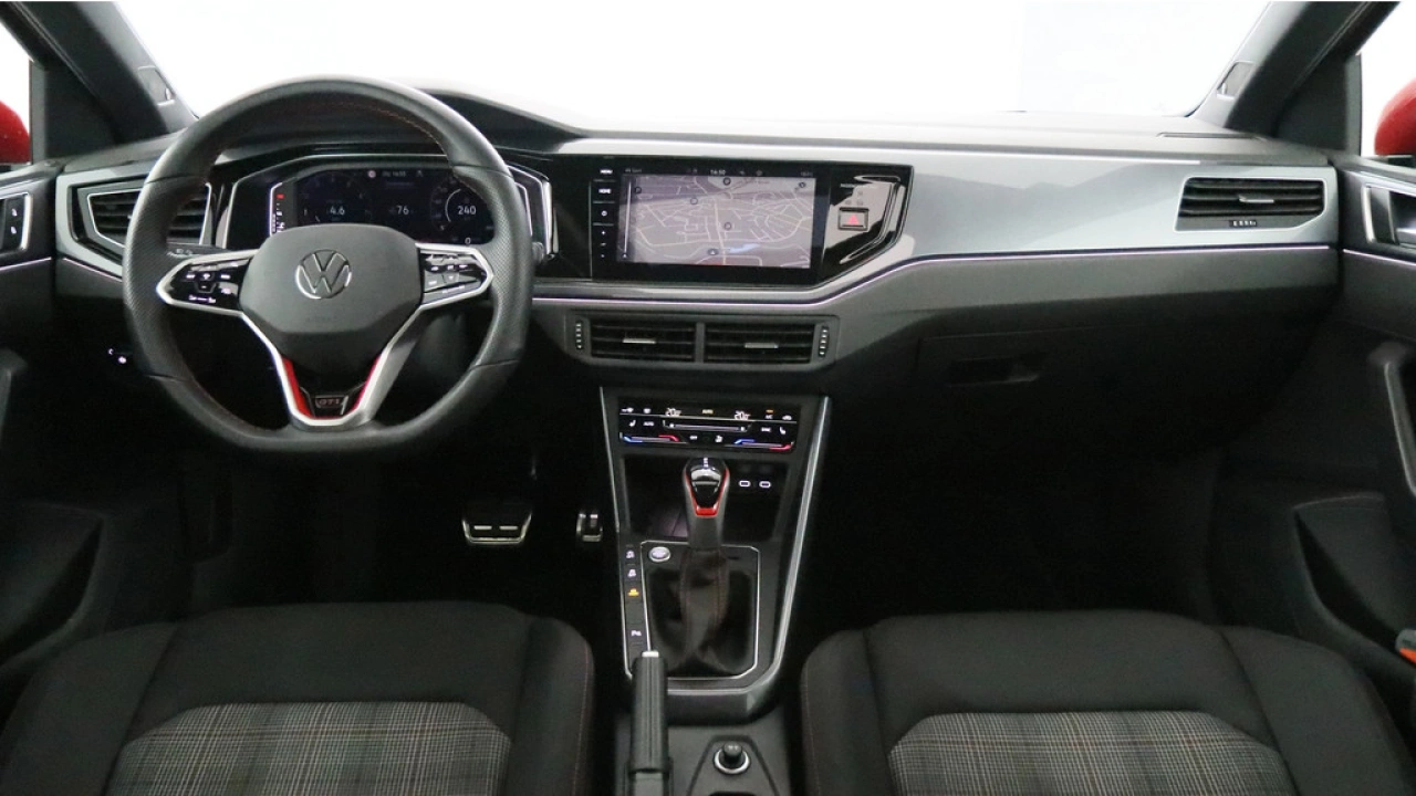 Volkswagen Polo GTI 2.0 207pk Automaat | Pano | Stoelverwarming | Keyless | Cruise | Camera